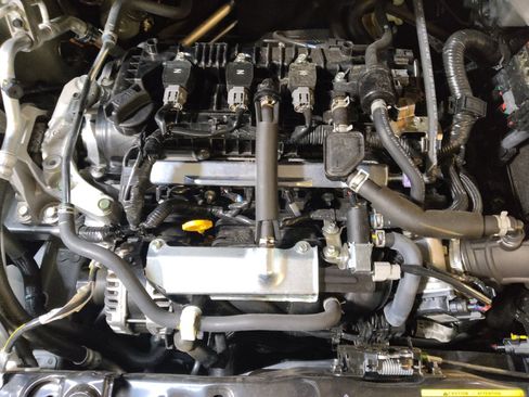 Used 2025 Nissan Versa S w/ Trunk Package FWD image 30