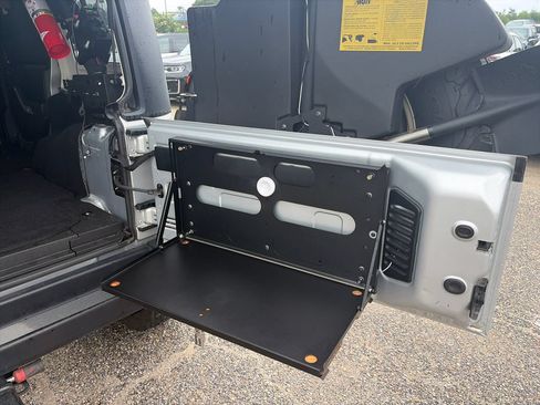 Used 2011 Jeep Wrangler Unlimited Rubicon AWD/4WD image 36
