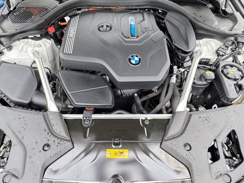 Certified 2023 BMW 530e xDrive w/ Premium Package image 33