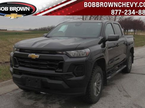 Used 2024 Chevrolet Colorado LT image 1