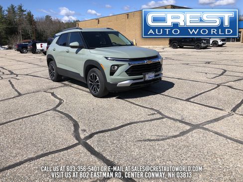 Used 2025 Chevrolet TrailBlazer LT w/ LT Cold Weather Package AWD/4WD image 1