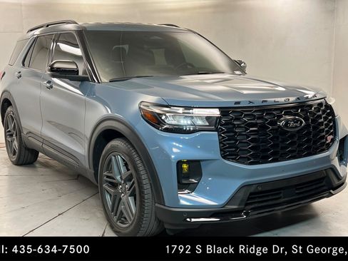 Used 2025 Ford Explorer ST AWD/4WD image 7