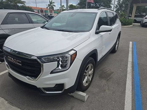 Used 2024 GMC Terrain SLE w/ Driver Convenience Package FWD image 1