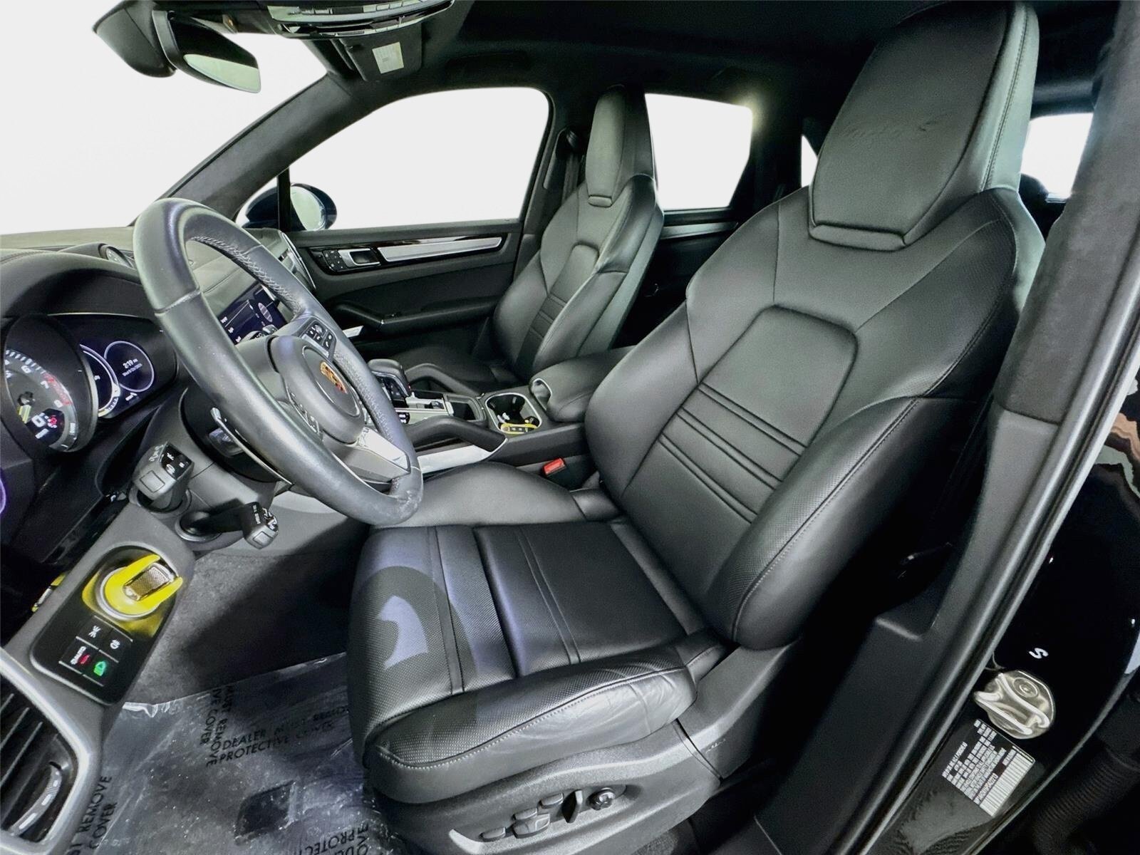 Used 2023 Porsche Cayenne Turbo S AWD/4WD image 11