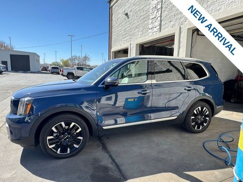 Used 2025 Kia Telluride SX w/ SX Captain's Chair Package image 4