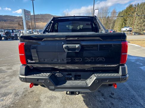 Used 2025 Toyota Tacoma Trailhunter w/ Tow Tech Package image 4