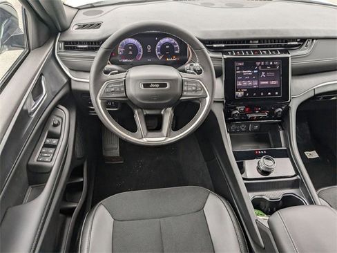 New 2024 Jeep Grand Cherokee L Laredo image 35