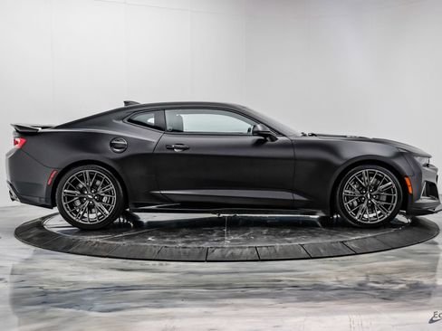 Used 2018 Chevrolet Camaro ZL1 RWD image 21