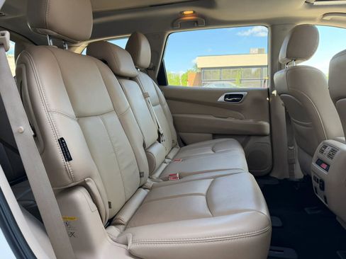 Used 2019 Nissan Pathfinder SL w/ SL Premium Package AWD/4WD image 15