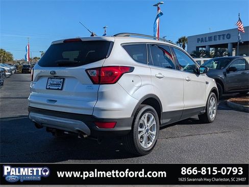 Used 2019 Ford Escape SEL image 4