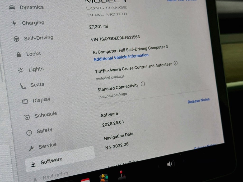 Used 2022 Tesla Model Y Long Range AWD/4WD image 12
