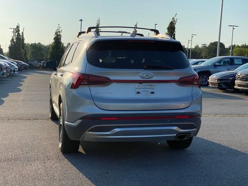 Used 2022 Hyundai Santa Fe SEL w/ Convenience + Premium Package FWD image 5