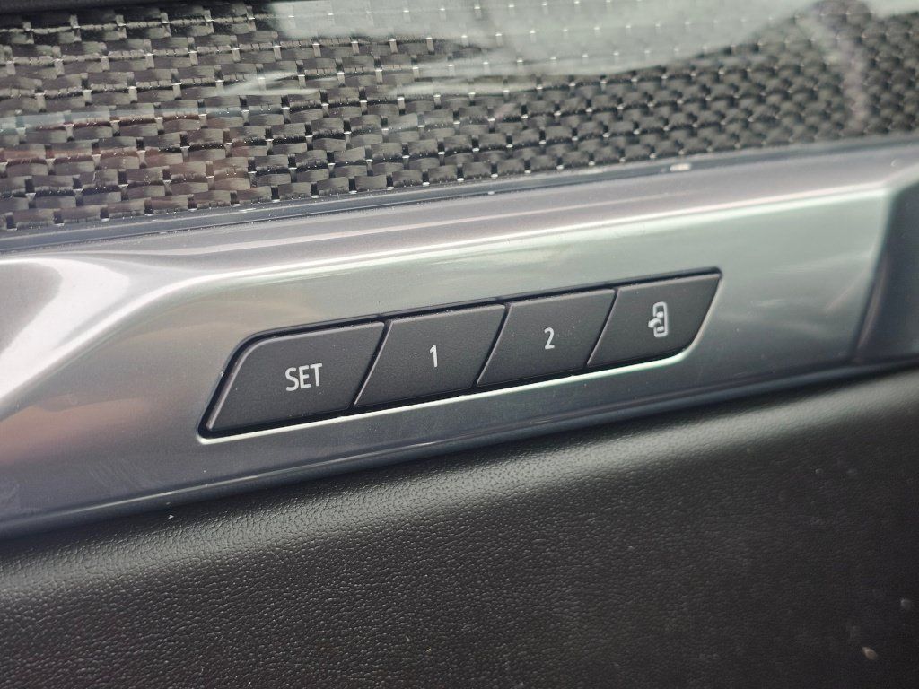 Used 2025 Cadillac Escalade V AWD/4WD image 32