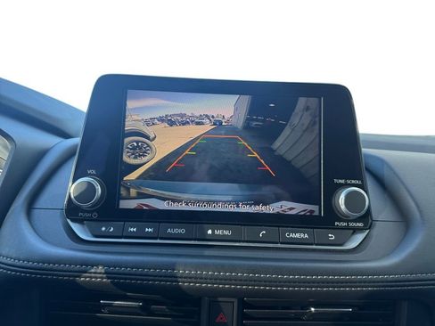 Used 2024 Nissan Rogue SV image 20