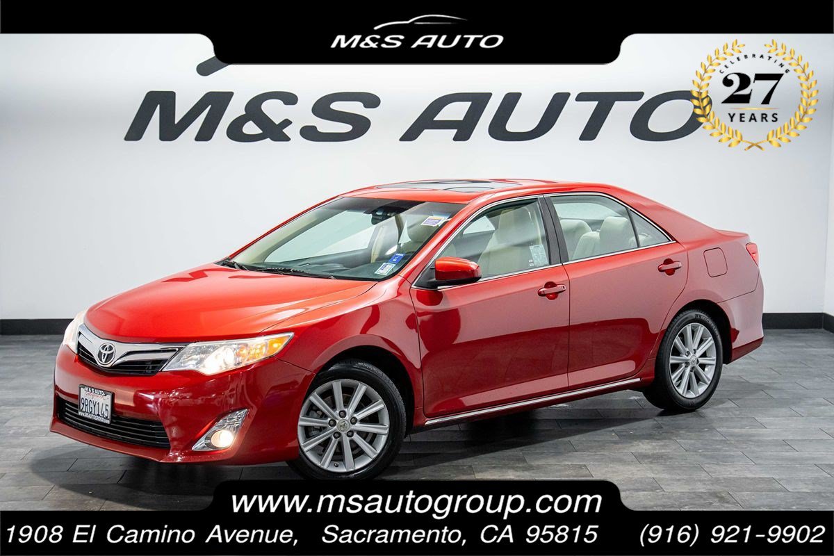 Used 2013 Toyota Camry XLE FWD image 1