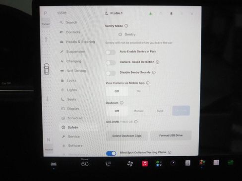 Used 2022 Tesla Model S AWD image 39