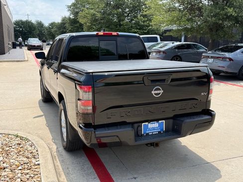 Used 2022 Nissan Frontier SV RWD image 3