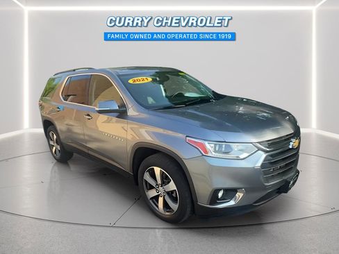 Used 2021 Chevrolet Traverse LT w/ LT Premium Package AWD/4WD image 1
