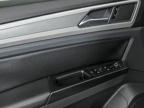 Used 2019 Volkswagen Atlas SE w/ Towing Package FWD image 12