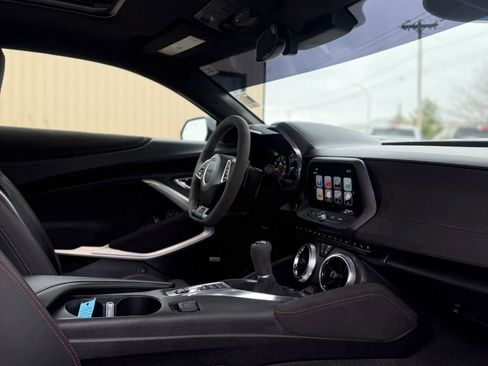 Used 2017 Chevrolet Camaro ZL1 image 17