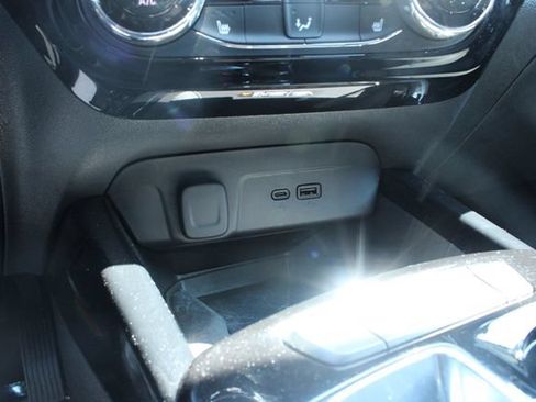 Used 2024 Chevrolet Trax RS w/ Sunroof Package FWD image 17