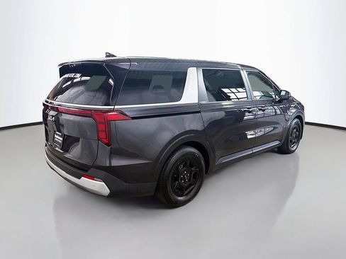 Used 2025 Kia Carnival FWD image 9