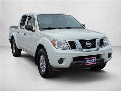 Used 2019 Nissan Frontier SV image 3