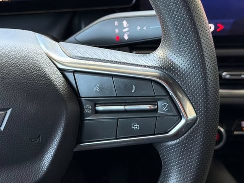 Used 2025 Chevrolet Equinox EV LT FWD image 29