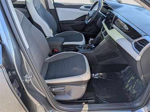 New 2026 Volkswagen Taos SE image 30