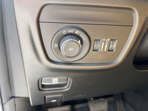 Used 2023 Jeep Grand Cherokee L Summit w/ Advanced Protech Group IV AWD/4WD image 22