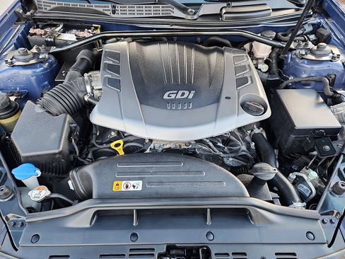 Used 2016 Hyundai Genesis Coupe 3.8 image 28