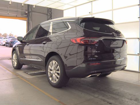 Used 2018 Buick Enclave Premium w/ Experience Buick Package image 11