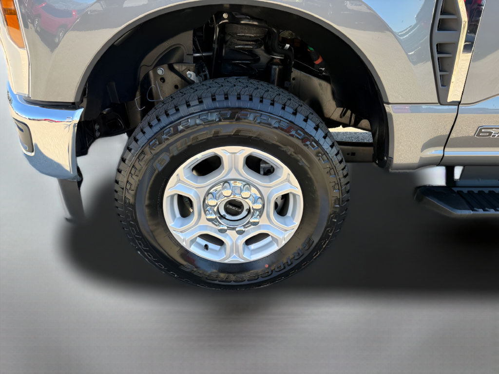Used 2026 Ford F350 XLT w/ FX4 Off-Road Package AWD/4WD image 22