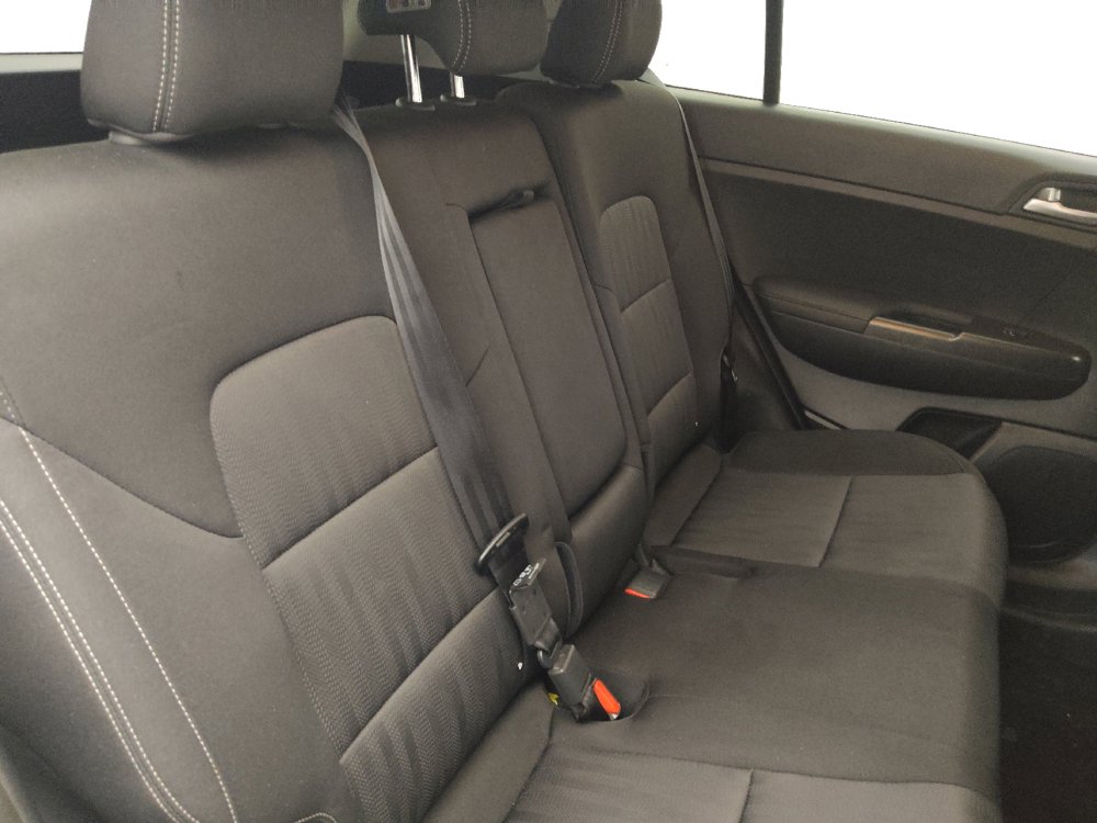 Used 2019 Kia Sportage LX FWD image 19