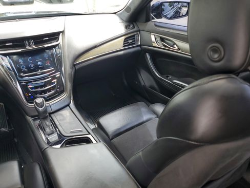 Used 2017 Cadillac CTS V w/ Luxury Package RWD image 17