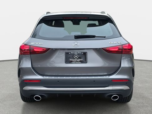 New 2026 Mercedes-Benz GLA 35 AMG 4MATIC image 6