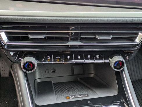 New 2026 Chevrolet Traverse LT w/ Midnight/Sport Edition image 21