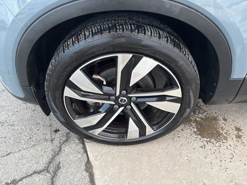Used 2023 Volvo XC40 B5 Plus w/ Protection Package Premier image 11
