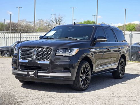 Used 2023 Lincoln Navigator Reserve image 6