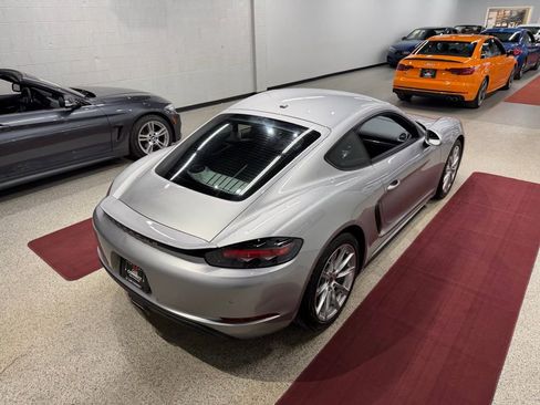 Used 2019 Porsche 718 Cayman RWD image 14