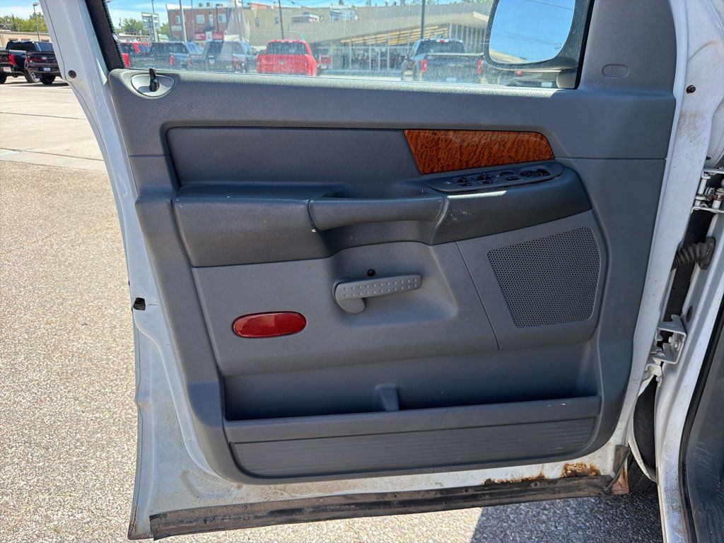 Used 2006 Dodge Ram 1500 Truck SLT AWD/4WD image 10