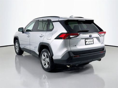 Used 2022 Toyota RAV4 LE image 8