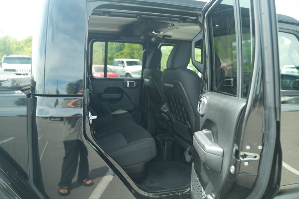 Used 2021 Jeep Gladiator Mojave w/ Trailer Tow Package AWD/4WD image 20