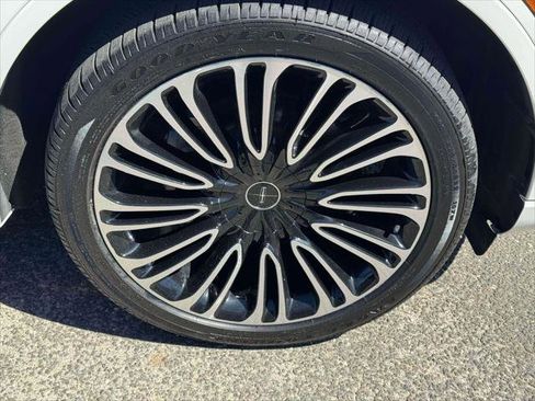 Used 2023 Lincoln Aviator Black Label AWD/4WD image 9