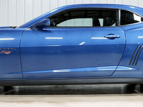 Used 2013 Chevrolet Camaro SS w/ Hot Wheels Special Edition RWD image 2