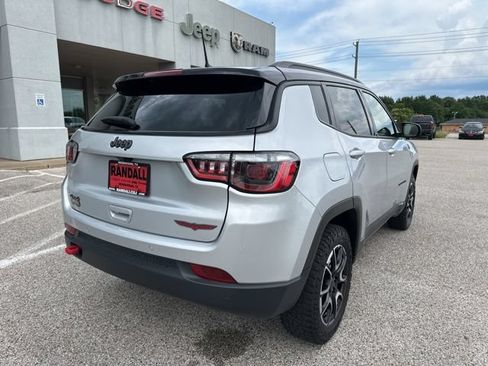 Certified 2025 Jeep Compass Trailhawk AWD/4WD image 7