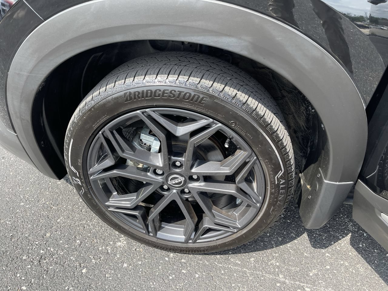 Used 2025 Nissan Kicks SR AWD/4WD image 31