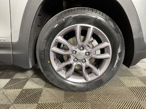 Used 2023 GMC Terrain SLT image 8