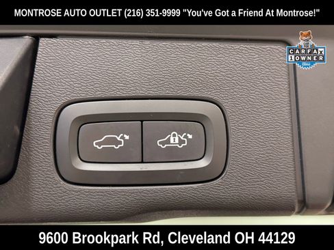 Used 2022 Volvo XC60 T8 R-Design w/ Advanced Package image 43