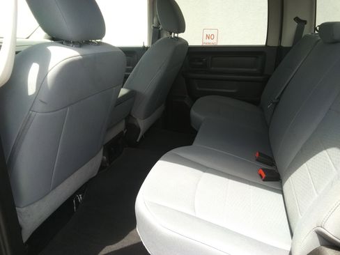 Used 2019 RAM 1500 Express w/ Express Value Package image 9